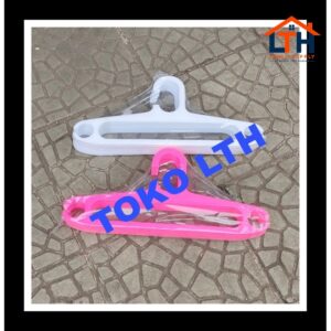 1-1229-1.jpg 12 PCS GANTUNGAN BAJU PLASTIK HANGER PINK PUTIH CITRA JAYA PLASTIK