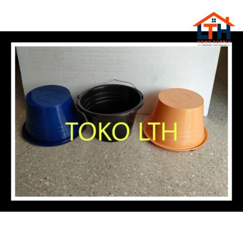 1-1248-1.jpg EMBER COR HITAM WARNA PLASTIK ANTI PECAH 14 EMBER TIMBA