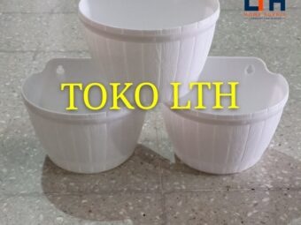 1-1409-1.jpg POT GANTUNG TEMPEL DINDING GENTONG MOTIF KAYU/ POT TANAMAN / POT BUNGA