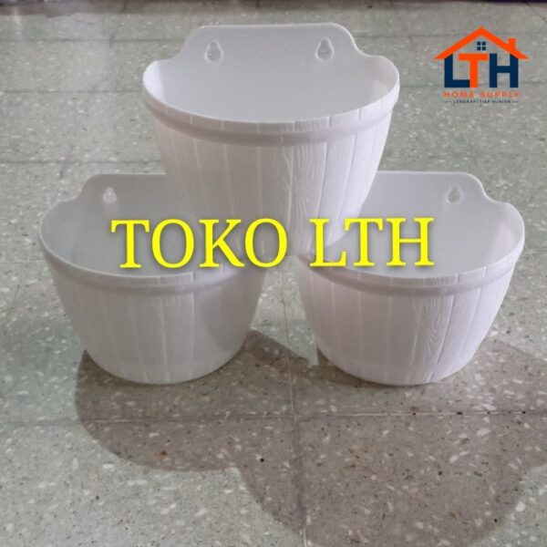 Pot Tempel Dinding Gentong Motif Kayu