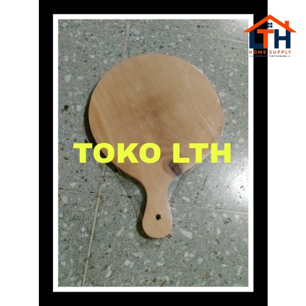 1-1543-1.jpg TALENAN KAYU BULAT GAGANG / ALAS TATAKAN PIZZA KECIL