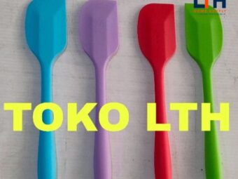 1-1698-1.jpg SPATULA SILIKON SUTIL SENDOK KUE ROTI BAKING ADONAN SCRAPER SILICONE FOOD GRADE BESAR