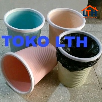 1-1776-1.jpg KERANJANG TONG TEMPAT SAMPAH POLOS PLASTIK BULAT TINGGI BESAR 985 REDHOUSE