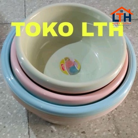 1-1805-1.jpg BASKOM BUNDAR BULAT PLASTIK EMBER BAK CUCI 14 16 18 20 INCH REDHOUSE