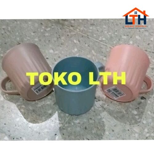 1-1838-1.jpg 6 PCS CANGKIR PLASTIK 360 ML BRIZLY 5106 HOMMY GELAS GAGANG MUG WARNA