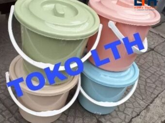 1-1932-1.jpg EMBER TUTUP 3 GALON PLASTIK 10 LITER BASKOM CUCI 3 GL TTP