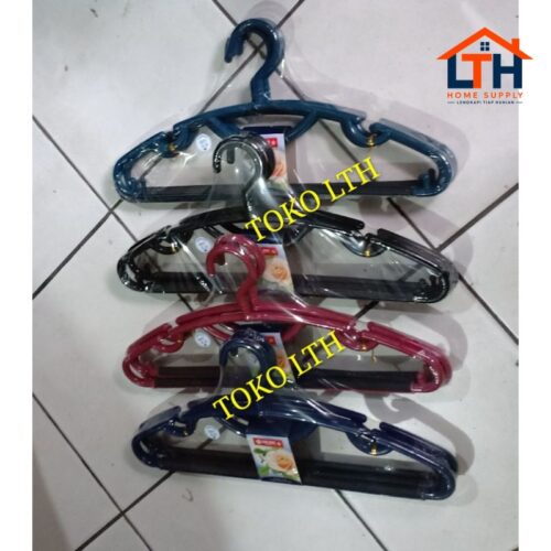 1-215-1.jpg PER 3 PCS GANTUNGAN BAJU PLASTIK / HANGER 304 LION STAR GB14