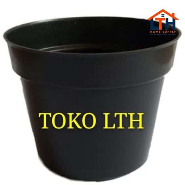 1-464-1.jpg POT HITAM 50 POLOS PLASTIK / POT BUNGA / POT TANAMAN BESAR