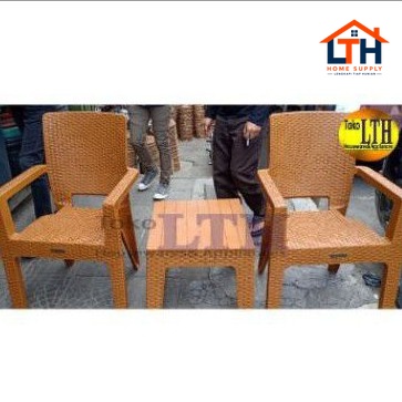 SET MEJA DAN KURSI SENDER TAMAN TERAS NAPOLLY ROTAN ( 2 BANGKU 1 MEJA)