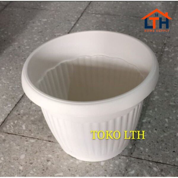 POT PLASTIK 25 cm PUTIH / POT TANAMAN / POT BUNGA