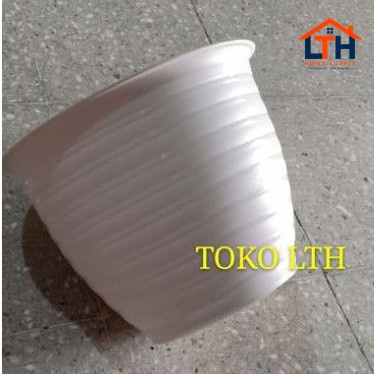 1-583-1.jpg POT TAWON 25 PUTIH / POT BUNGA / POT TANAMAN PUTIH PLASTIK