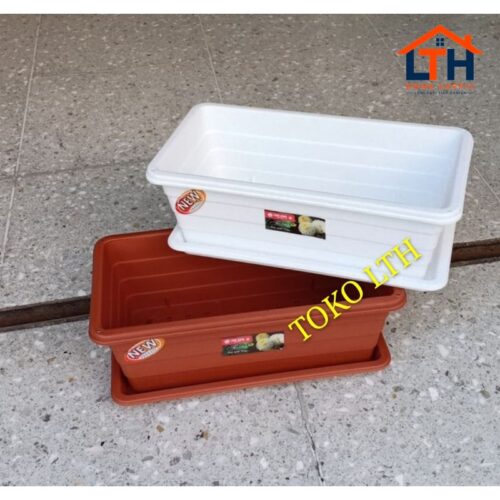 POT BUNGA SEGI PANJANG DENGAN TATAKAN / POT BUNGA PERSEGI PANJANG - TRIVETTO SMALL LION STAR