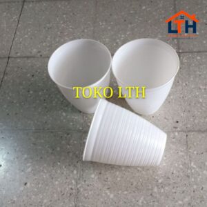 POT TAWON PIRUS 18 CM PUTIH PLASTIK / POT BUNGA TINGGI TIRUS / POT TANAMAN