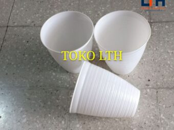 1-660-1.jpg POT TAWON PIRUS 18 CM PUTIH PLASTIK / POT BUNGA TINGGI TIRUS / POT TANAMAN