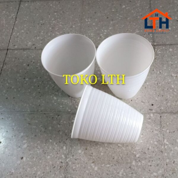POT TAWON PIRUS 18 CM PUTIH PLASTIK / POT BUNGA TINGGI TIRUS / POT TANAMAN