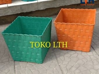 POT SEGI PLASTIK  MOTIF ROTAN CJP 30 cm / POT BUNGA TANAMAN