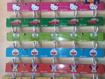 KAPSTOK KAYU KARAKTER 5 KAIT / GANTUNGAN BAJU DINDING