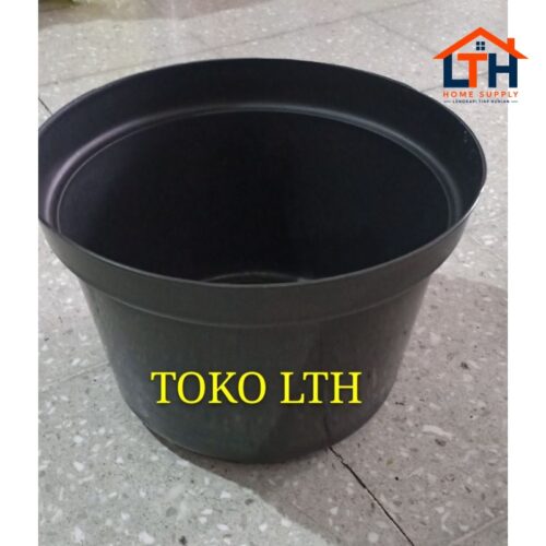 POT HITAM 30 CM POLOS PLASTIK / POT BUNGA / POT TANAMAN