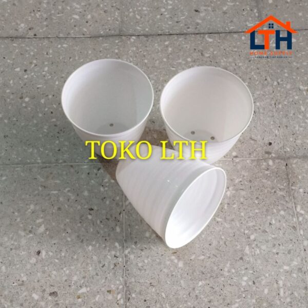 1-787-1.jpg Pot Tawon Pirus 15cm - Putih