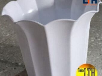 1-809-1.jpg POT LILY 25 CM PUTIH / POT TANAMAN PLASTIK / POT BUNGA