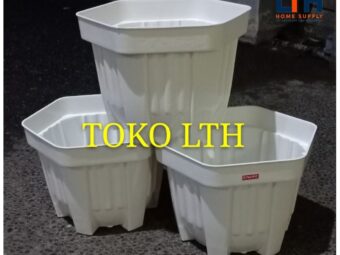 POT SEGI ENAM PUTIH 30 PLASTIK / POT BUNGA / POT TANAMAN PLASTIK