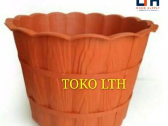 1-858-1.jpg POT PLASTIK MOTIF KAYU / POT TANAMAN 820