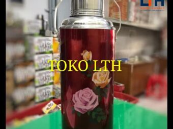 1-874-1.jpg TERMOS AIR PANAS KALENG RRT JADUL CHING KIANG 5 PON 2LITER TERMOS MERAH KEMBANG CHINA 2 LITER LTR