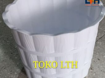 1-876-1.jpg POT BAMBU 35 PUTIH / POT BUNGA / POT TANAMAN / POT PUTIH PLASTIK