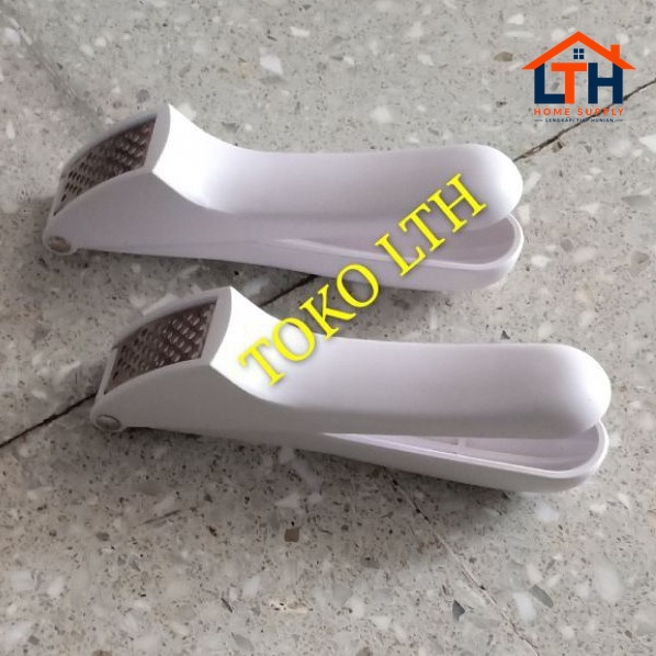 1-885-1.jpg ALAT PEMECAH BAWANG PUTIH PENGHANCUR PENGHALUS PRESS GARLIC CRUSHER