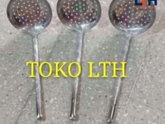 1-914-1.jpg SEROK LUBANG STAINLESS 16 cm / SARINGAN GORENGAN / SEROKAN MINYAK