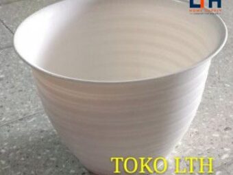 1-917-1.jpg POT TAWON 30 PUTIH / POT BUNGA / POT TANAMAN PUTIH PLASTIK