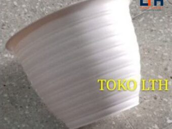 1-937-1.jpg POT TAWON MADU 25 PUTIH / POT BUNGA / POT TANAMAN PUTIH PLASTIK