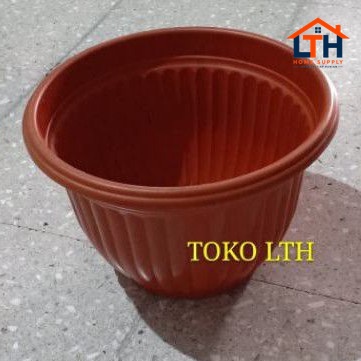 1-953-1.jpg POT PLASTIK 27 CM COKLAT 816 / POT TANAMAN / POT BUNGA