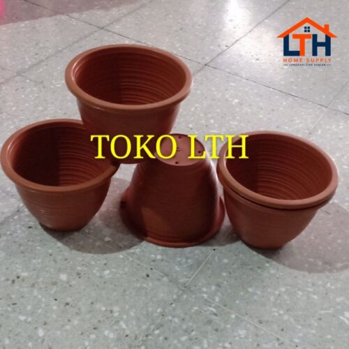1-956-1.jpg POT BUNGA PLASTIK 17 CM COKLAT / POT TANAMAN