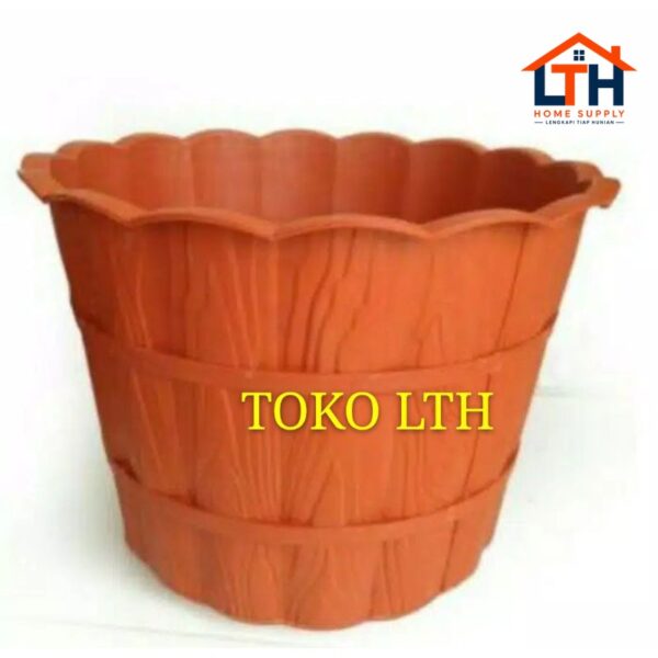 1-982-1.jpg POT PLASTIK MOTIF KAYU / POT TANAMAN 823