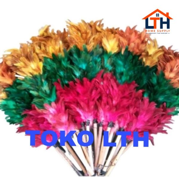 2-1058-1.jpg KEMOCENG BULU AYAM WARNA PEMBERSIH DEBU