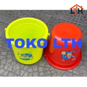 2-1080-1.jpg EMBER GAGANG PLASTIK 4 GALON 16 LITER WARNA BASKOM TINGGI TANPA TUTUP