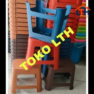 Bangku Jongkok Segi Motif Rotan Anyam - Tabitha
