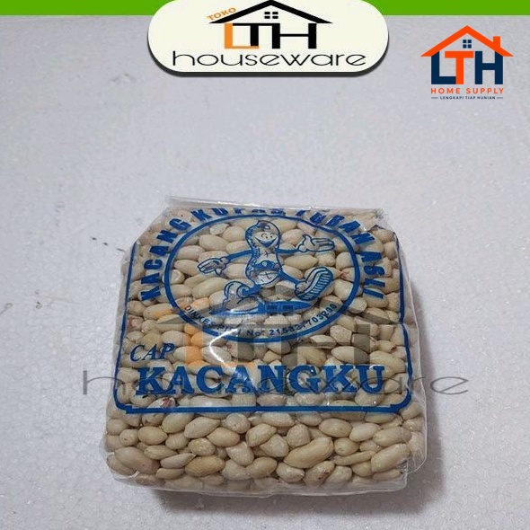 2-1247-1.jpg KACANG TANAH KUPAS MENTAH 500 GRAM SETENGAH KG 500GR