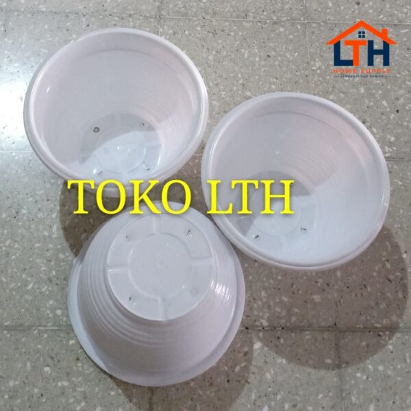 2-368-1.jpg POT PUTIH PLASTIK 30 NEO GOCCIE / POT TANAMAN ULIR / POT BUNGA TAWON