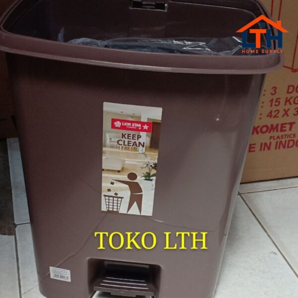 TEMPAT SAMPAH INJAK SEGI  25 LITER LION STAR C32 / KOTAK WADAH SAMPAH