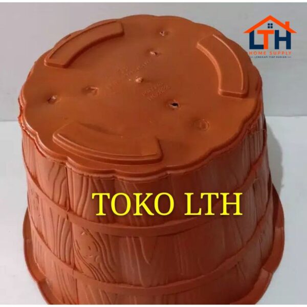 2-459-1.jpg POT PLASTIK MOTIF KAYU / POT TANAMAN 822