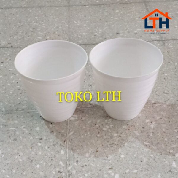 2-478-1.jpg Pot Tawon Pirus 15cm - Putih