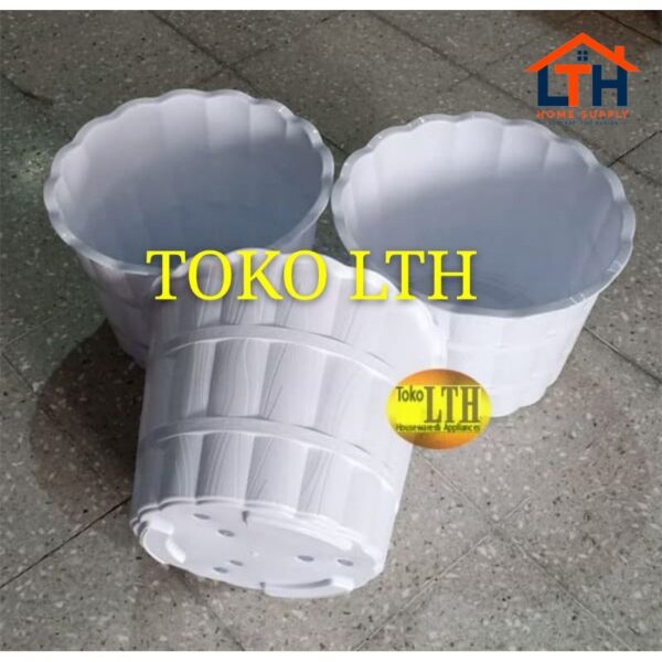 2-551-1.jpg POT BAMBU 35 PUTIH / POT BUNGA / POT TANAMAN / POT PUTIH PLASTIK