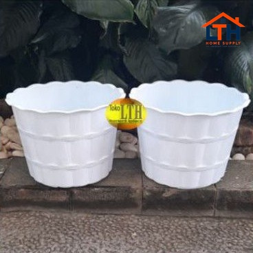 2-552-1.jpg POT BAMBU 25 PUTIH / POT BUNGA / POT TANAMAN / POT PUTIH PLASTIK