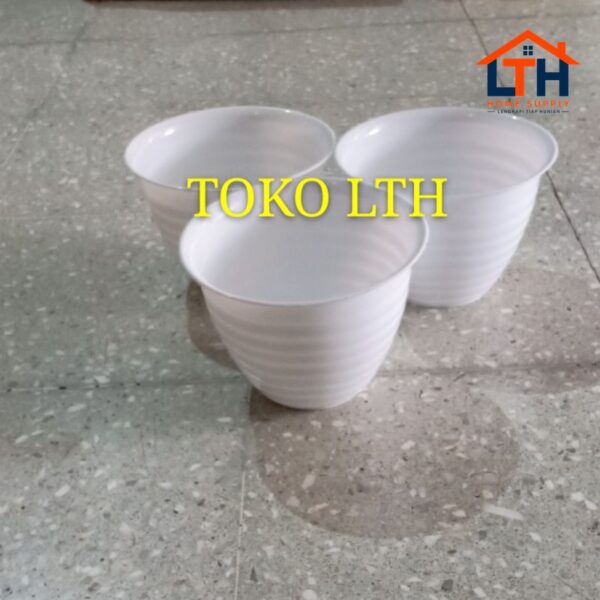 POT TAWON 20 PUTIH / POT BUNGA / POT TANAMAN PUTIH PLASTIK