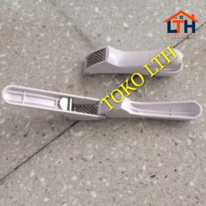 2-559-1.jpg ALAT PEMECAH BAWANG PUTIH PENGHANCUR PENGHALUS PRESS GARLIC CRUSHER