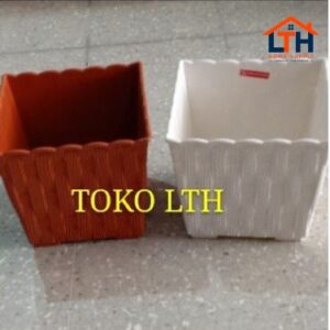 POT SEGI PLASTIK MOTIF ROTAN  CJP 21.5 cm / POT BUNGA TANAMAN