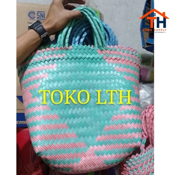 2-583-1.jpg TAS ANYAMAN PLASTIK KECIL / TAS PASAR / KANTONG BELANJA / KERANJANG