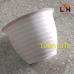 2-587-1.jpg POT TAWON 30 PUTIH / POT BUNGA / POT TANAMAN PUTIH PLASTIK